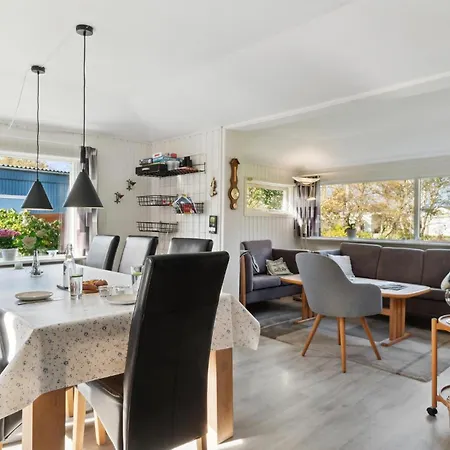 Amazing In With Kitchen Holiday home